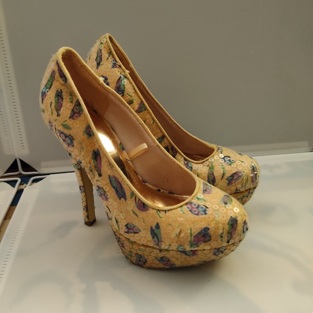 Forever 21 Floral heels Platform Pumps Size 6